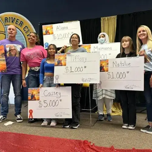 AVAH gives scholarships to students